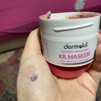 Dermokil Kil Maskesinde Şok Edici Plastik Parçası