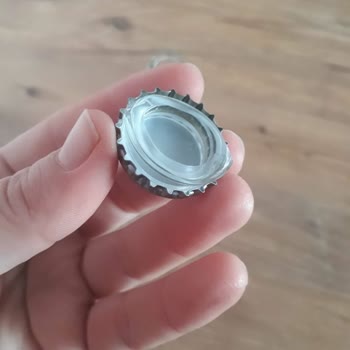 Tehlikeli Gazoz: Patlayan Şişe Ve Göz Yaralanması!