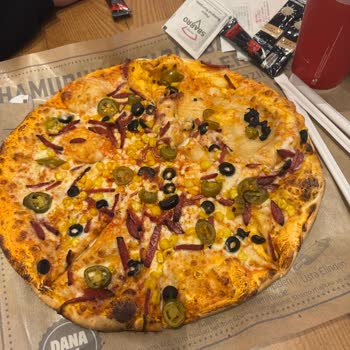 Eksik Malzemeli Pizza Ve Asitsiz İçecek Sorunu