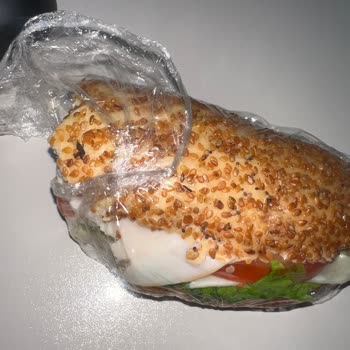 Böcekli Sandviç Şoku!