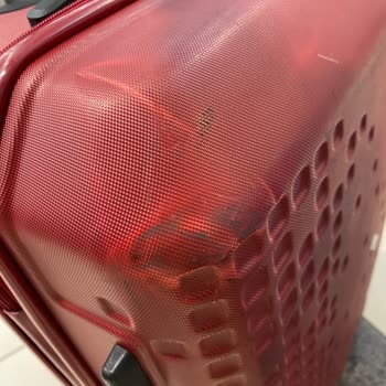 Antalya Havalimanı'nda Sorumsuz Servis Ve Valiz Hasarı