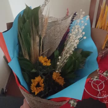 Solmuş Çiçek Ve Yetersiz Müşteri Hizmeti