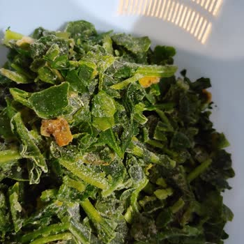 Feast Dondurulmuş Ispanağında Çürük Parçalar