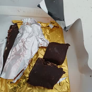 Kurtlu Çikolata Şoku: Eti Karam Güven Sarsıyor