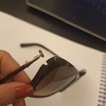 Kusurlu Gözlük Ve Yetersiz Müşteri Hizmeti Deneyimi