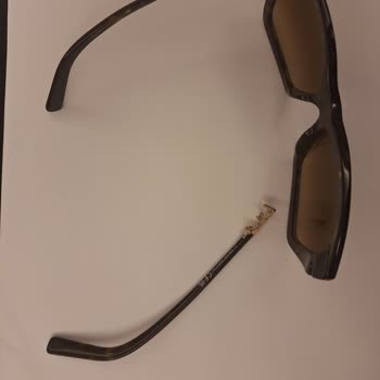 Kusurlu Gözlük Ve Yetersiz Müşteri Hizmeti Deneyimi