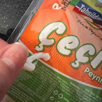 Peynirin İçinden Çıkan Kıl Şoku