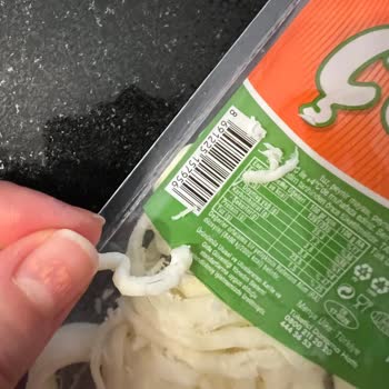 Peynirin İçinden Çıkan Kıl Şoku