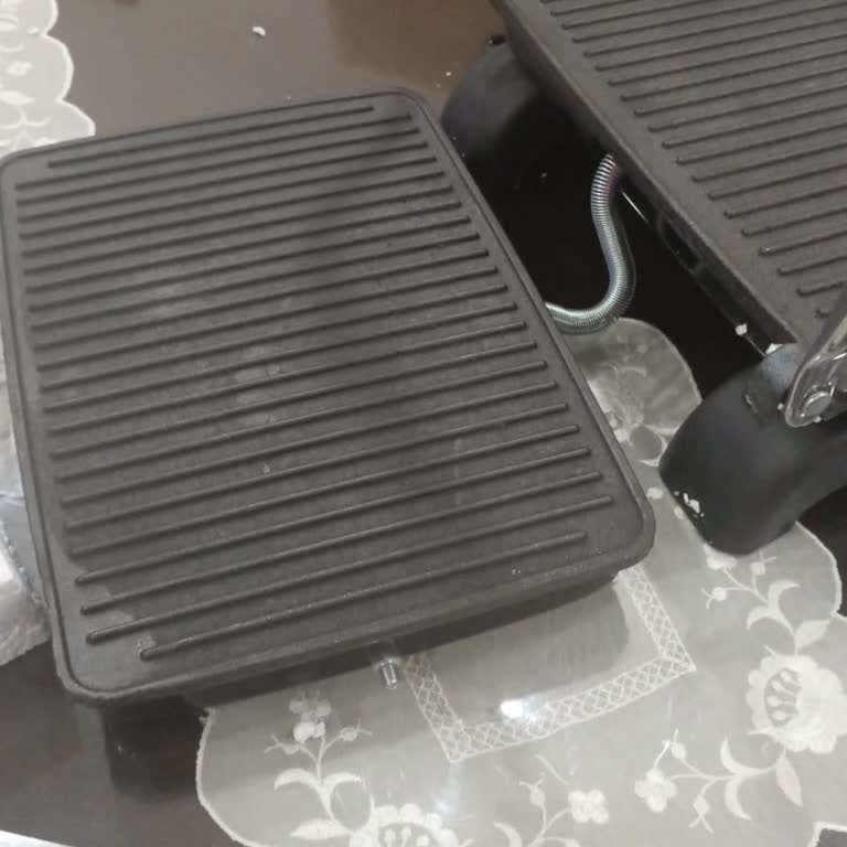 Kusurlu Tost Makinesi Ve Yetersiz Müşteri Hizmetleri