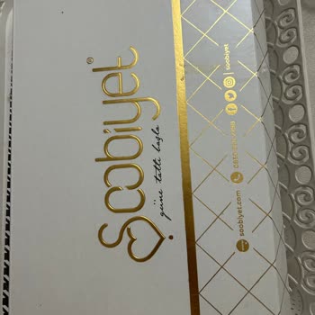 Yılbaşı Akşamı Tatlısında Fırça Kılları Şoku