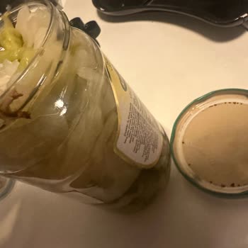 Migros Sanal Market'te Gıda Güvenliği Sorunu: Açık Kapağıyla Gelen Bozuk Turşu