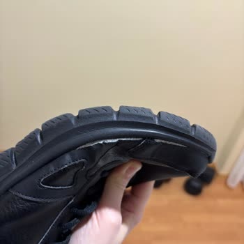 Skechers Ayakkabılarında Hayal Kırıklığı: Garanti Sürecinde Güven Kaybı