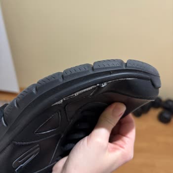 Skechers Ayakkabılarında Hayal Kırıklığı: Garanti Sürecinde Güven Kaybı