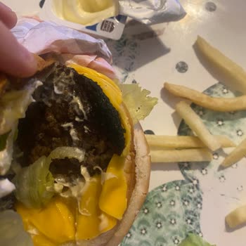 Yanık Köfte Şoku: Müşteri Memnuniyeti Nerede?