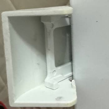 Uğur Derin Dondurucu Kapı Kolu Tasarım Ve Malzeme Sorunu