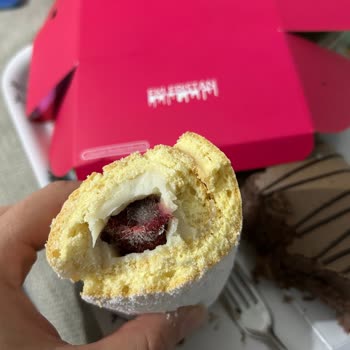 Küflü Çilekler Ve Ekşimiş Krema: Sağlık Tehlikesi