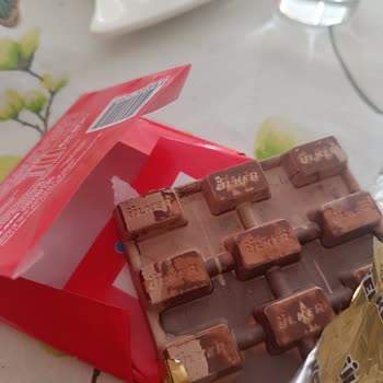 Bozuk Çikolata Sürprizi