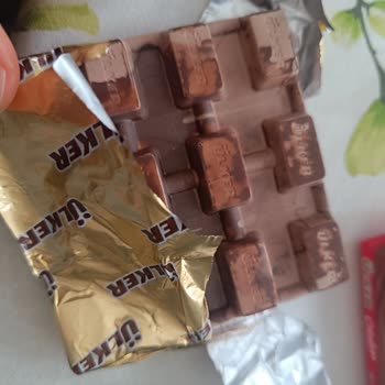 Bozuk Çikolata Sürprizi