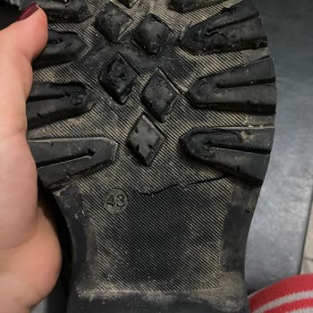 Yağmurda Su Geçiren Dayanıksız Botlar