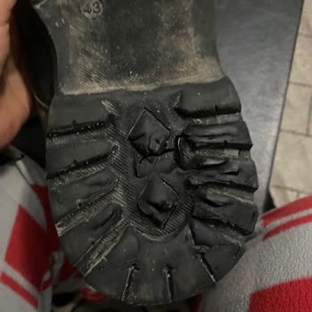 Yağmurda Su Geçiren Dayanıksız Botlar