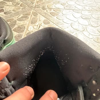 Nike Ayakkabıda Beklenmedik Soyulma Sorunu