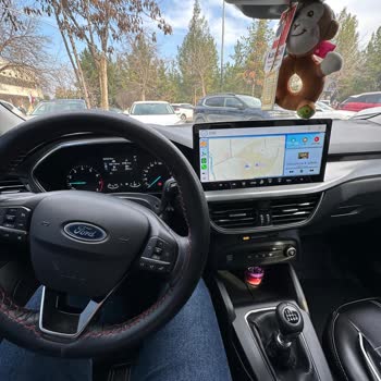 Ford Focus'ta Seyir Halinde Çatlayan Ekran Çerçevesi Şoku