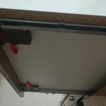 Çekmece Raylarındaki Kırık Tırnak Sorunu