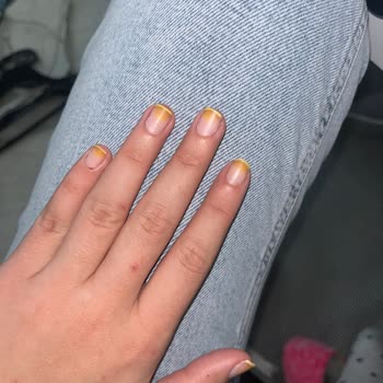 Pastel Kozmetik Oje İle Kalıcı Turuncu Lekeler Ve Hayal Kırıklığı