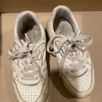 Kinetix Ayakkabıda 3 Ayda Taban Eriyip Parçalandı: FLO'dan İade Veya Değişim Talebi