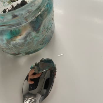 Tatlıda Cam Parçaları: Tehlikeli Deneyim