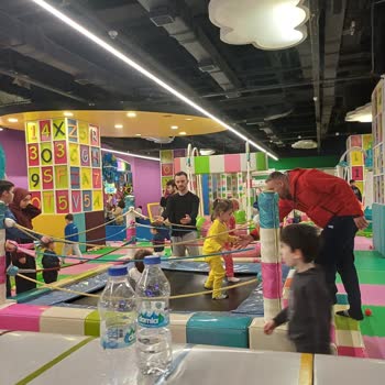 Play Kids Eğlence Merkezinde Güvenlik Ve Temizlik Sorunları