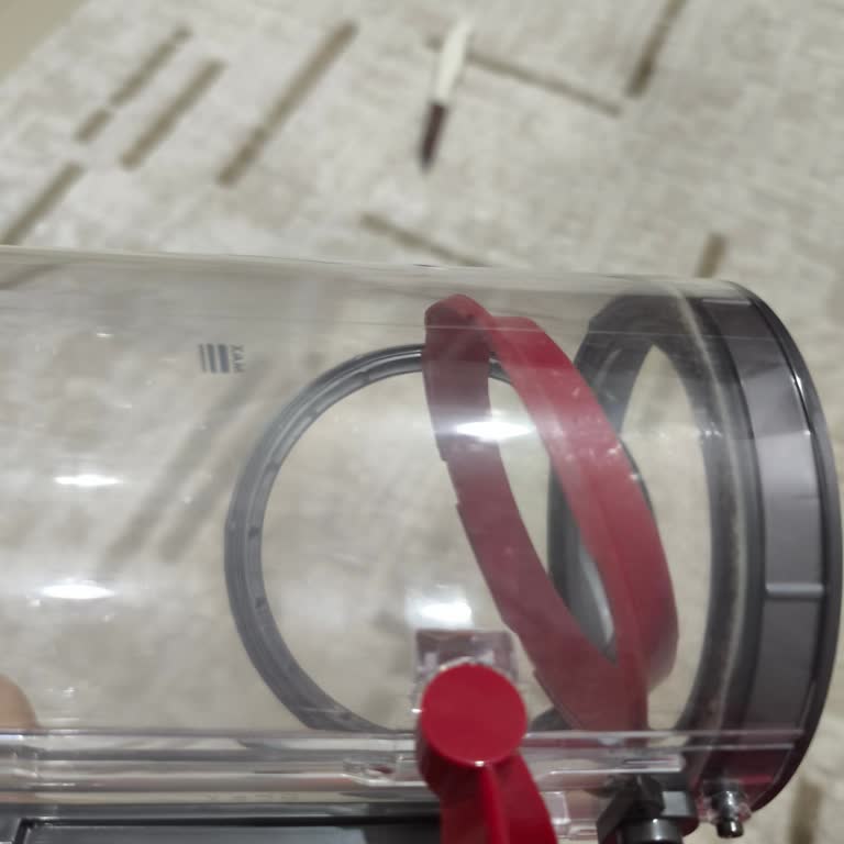 Dyson V15s Süpürgemin Toz Haznesi Sorunlu Çıktı