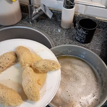 Komili Ayçiçek Yağı Köpürme Sorunu: Pişirme Sürecini Zorlaştırıyor