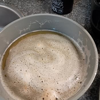 Komili Ayçiçek Yağı Köpürme Sorunu: Pişirme Sürecini Zorlaştırıyor