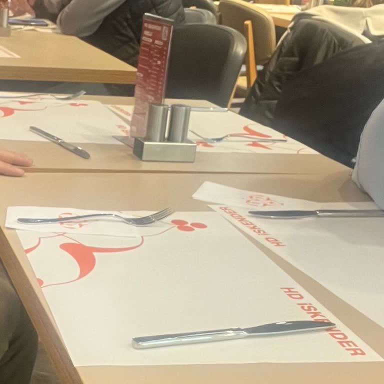 HD İskender'de Hayal Kırıklığı: İnce Kesilmiş Et Ve İlgisiz Garsonlar