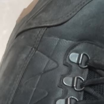 Kısa Sürede Parçalanan Kinetix Botlar