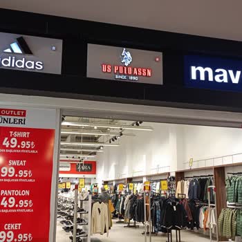 Neva Outlet Kırık Ürünlerle Dolup Taşan Mağaza