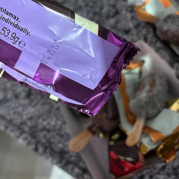 Bozuk Magnum Mini Dondurma Paketi: Küflü Ürün Şikayeti