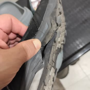 Hummel Shoes Wore Out in 2 Months Despite Minimal Use