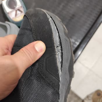 Hummel Shoes Wore Out in 2 Months Despite Minimal Use