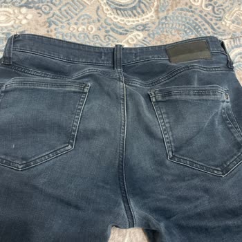 Renk Atan Pantolon Sorunu Yine Tekrarladı