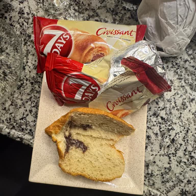 7days Croissant Çikolata Kremalı Ürün Hayal Kırıklığı!