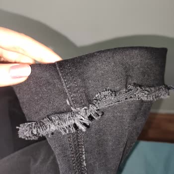 Yıkama Sonrası Pantolonun Paçaları Söküldü