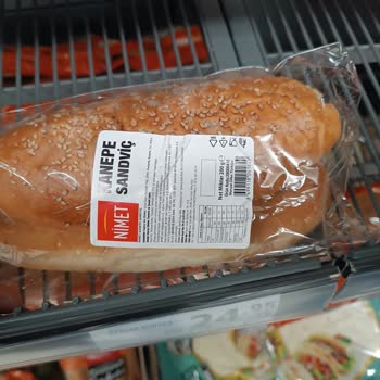 Küflü Ekmek Ve İlgisiz Personel Sorunu