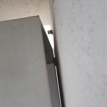 Tehlikeli Durumda Asılı Kalan Ferroli Kombi