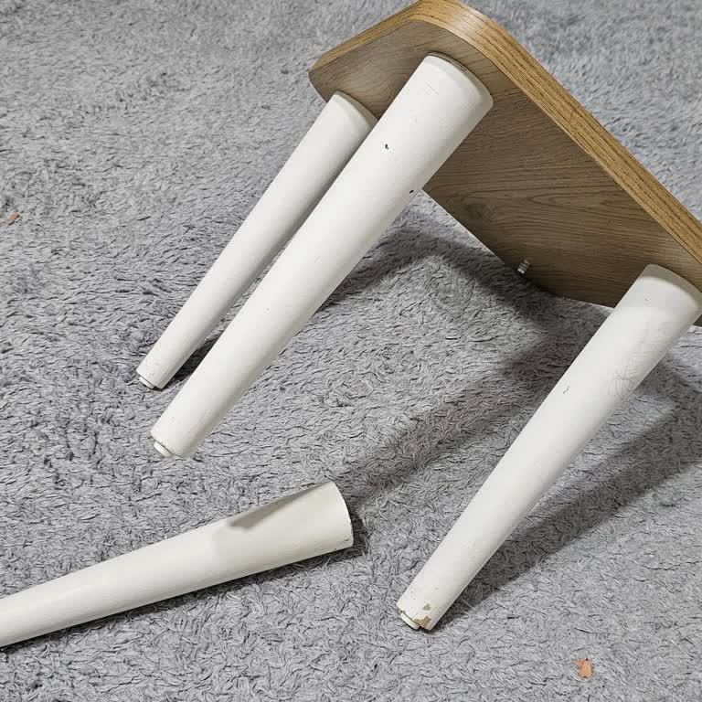 Rani Mobilya Çalışma Masası Ayakları Sorunu