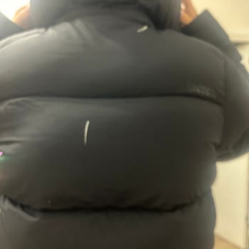 Lacoste Montumdan Tüyler Fışkırıyor