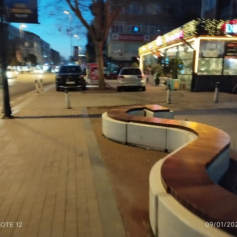 Bakırköy'de Kaldırım İşgali Ve Denetim Eksikliği