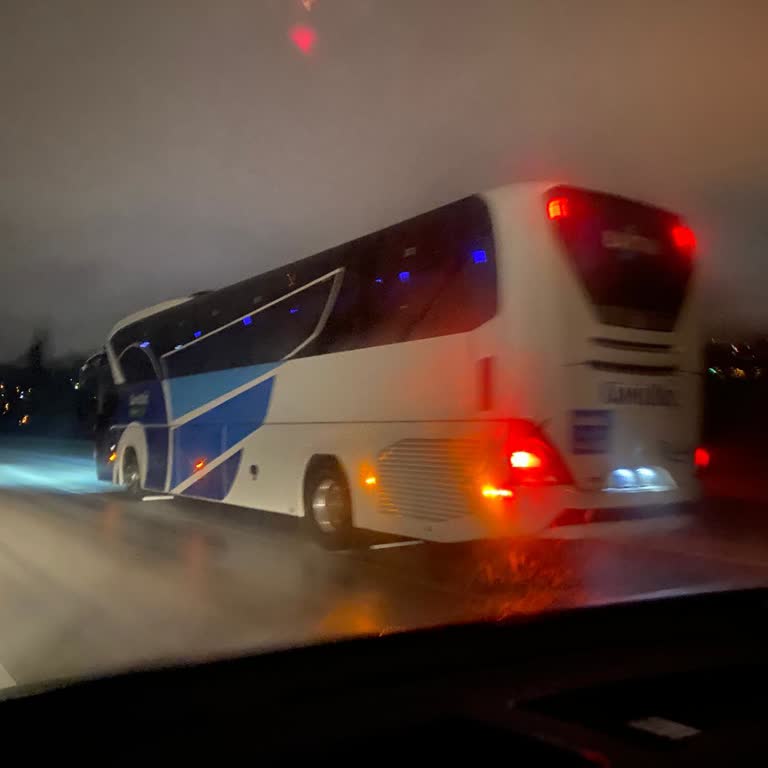 Tehlikeli Ve Hız Sınırlarını Aşan Otobüs Yolculuğu