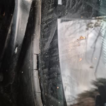 BMW 1.18 Sportline: Sürekli Su Sızdıran Cam Fitili Problemi